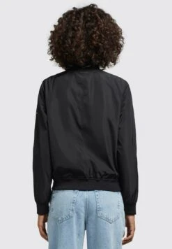 Khujo Stence2 - Bomberjacks - Schwarz 10 Khujo Stence2 - Bomberjacks - Schwarz -Winterjas Winkel 01f50db7aab24033a4f2e3be23db51df scaled