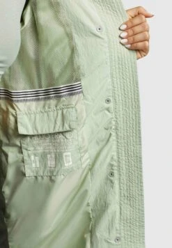 Khujo Silica - Parka - Blassgrün -Winterjas Winkel 04752bd3787543ad84ffcbf0ab3a1955 scaled