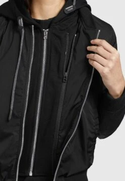 Khujo Persee - Lichte Jas - Schwarz -Winterjas Winkel 06681e878f9a48568912ec27b9bc06e7 scaled