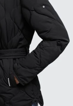 Khujo Yuna - Jas - Schwarz 14 Khujo Yuna - Jas - Schwarz -Winterjas Winkel 068763a2b85e41db8b8482f7b26841f6 scaled