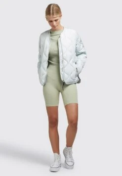 Khujo Alma - Jas - Blassgrün -Winterjas Winkel 145c445b3c3a40498c036a22c032add9 scaled