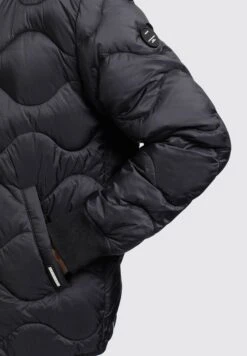 Khujo Picco - Jas - Schwarz 13 Khujo Picco - Jas - Schwarz -Winterjas Winkel 14c9bb763f1c4340b1ca3cc266799661 scaled