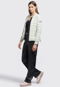 Khujo Maude Matt - Jas - Blassgrün -Winterjas Winkel 17b2e15c37fc41a3a82db49bd5c2172a scaled