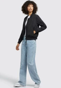 Khujo Stence2 - Bomberjacks - Schwarz 11 Khujo Stence2 - Bomberjacks - Schwarz -Winterjas Winkel 192a45b6f0cc4b1e948325ab7283c830 scaled