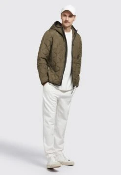 Khujo True - Jas - Olivgrün -Winterjas Winkel 25cba36a47074a4cb1a28c06d1359c36 scaled