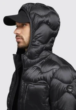 Khujo Remo - Jas - Schwarz -Winterjas Winkel 26ce0d3e8dcc46648417a6cde54161ff scaled