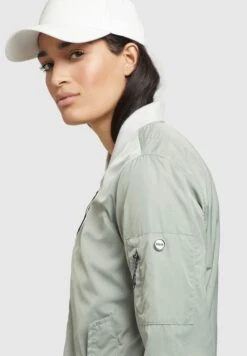 Khujo Stence - Bomberjacks - Blassgrün -Winterjas Winkel 274f21b2f50441bf846f62d4589a9cd7 scaled