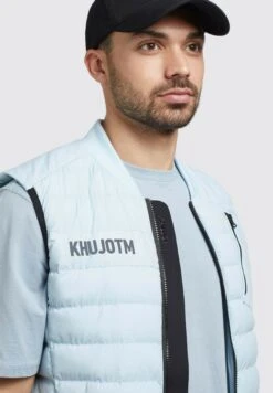 Khujo Reman Matt - Bodywarmer - Hellblau -Winterjas Winkel 284c65be62a84989a860e697373e4a28 scaled