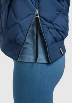 Khujo Leona - Bomberjacks - Blau 14 Khujo Leona - Bomberjacks - Blau -Winterjas Winkel 2d02ca138b5645f09923da60a494fc7a scaled