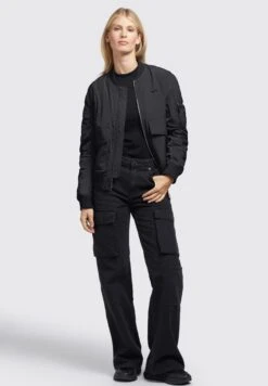 Khujo Nova - Bomberjacks - Schwarz -Winterjas Winkel 3f267be9c93b4397bc23ff8d64b80006 scaled