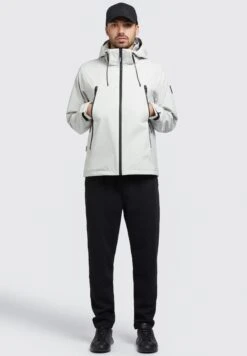 Khujo Adam - Regenjas - Hellgrau -Winterjas Winkel 5bdac6b28a8b45baab1bf61cb6e79322 scaled