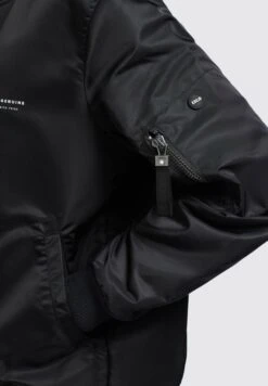 Khujo Lova - Jas - Schwarz -Winterjas Winkel 6a42d741959848eb80a2862ce732cefc scaled