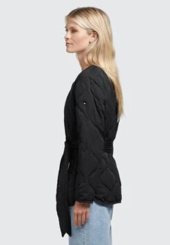 Khujo Yuna - Jas - Schwarz 11 Khujo Yuna - Jas - Schwarz -Winterjas Winkel 6ac6ee1ae45d471da84f4b03a59be5a4 scaled