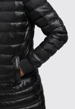 Khujo Greta Shiny - Jas - Schwarz 11 Khujo Greta Shiny - Jas - Schwarz -Winterjas Winkel 6e079340e27f47a38743e781e720a92b scaled