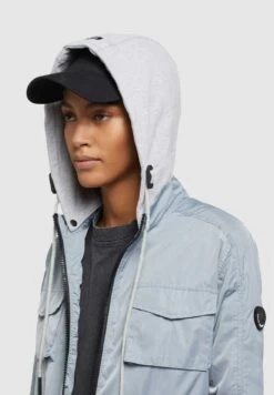 Khujo Flames - Lichte Jas - Blaugrau Hell -Winterjas Winkel 7db73a37c4f04fadb7762e22cb6ee8f2 scaled