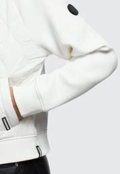 Khujo Maren - Jas - Naturweiß -Winterjas Winkel 845c0f32787644228e26dc7fb5d313f4 scaled