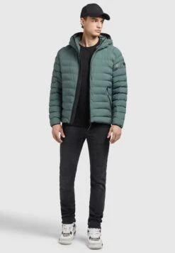 Khujo Vitus Matt - Jas - Kupfergrün -Winterjas Winkel 8ea5a141e9aa4e8790eb552bab81507c scaled