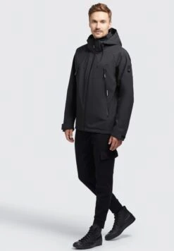 Khujo Adam - Regenjas - Schwarz -Winterjas Winkel 962e742aa40845adb8e93bdc89b12402 scaled