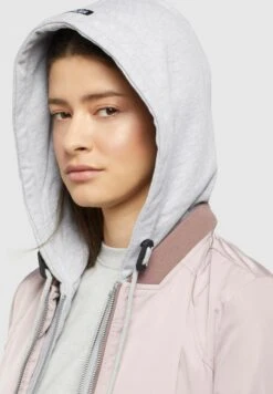 Khujo Persee - Lichte Jas - Blassrosa 12 Khujo Persee - Lichte Jas - Blassrosa -Winterjas Winkel 9c7f1f3efe7c4105a192b543b0fc04f4 scaled