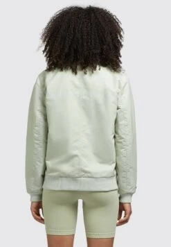 Khujo Lova - Jas - Blassgrün -Winterjas Winkel 9f9abc0ea637484e8a4348de348d3b12 scaled