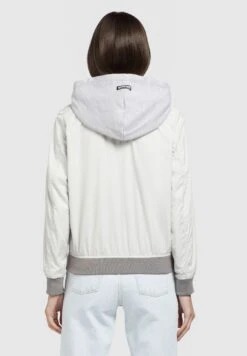 Khujo Persee - Lichte Jas - Hellgrau -Winterjas Winkel a22506f0284c45afa5ccdad633a1413f scaled