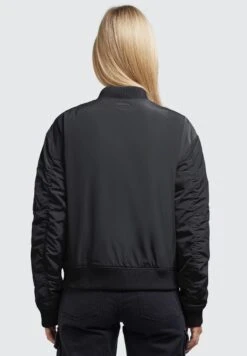 Khujo Nova - Bomberjacks - Schwarz -Winterjas Winkel a97d74a307a84ebbbb931867a0fb5152 scaled