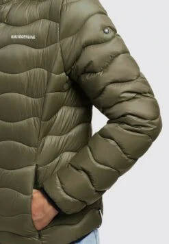 Khujo Eleni - Jas - Olivgrün 14 Khujo Eleni - Jas - Olivgrün -Winterjas Winkel ad2c14a35b684ec7ab223823b9b919e8 scaled