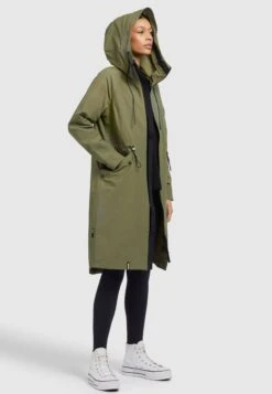 Khujo Marnia - Regenjas - Olivgrün 14 Khujo Marnia - Regenjas - Olivgrün -Winterjas Winkel b4760461d059494bb03d4d1d90703c0b scaled