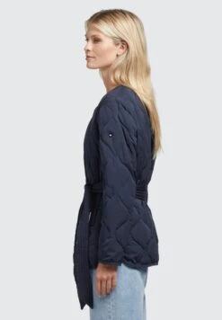Khujo Yuna - Jas - Dunkelblau -Winterjas Winkel b72a87d24e51402d8d0e02f1267c8828 scaled