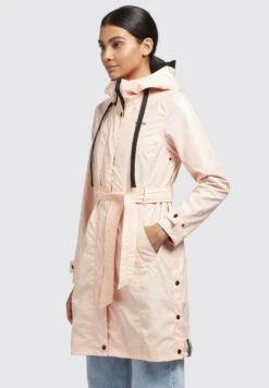 Khujo Alecia - Trenchcoat - Apricot 13 Khujo Alecia - Trenchcoat - Apricot -Winterjas Winkel ba3fcc696d424b52a6837f27faa08b18 scaled
