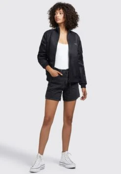 Khujo Lova - Jas - Schwarz -Winterjas Winkel c18fe2af91c04da89407ef1c6b53c452 scaled