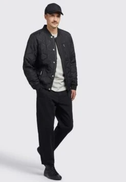 Khujo Carlson - Jas - Schwarz 11 Khujo Carlson - Jas - Schwarz -Winterjas Winkel c4c55d6c767b4ea4abe01f771e1b5cec scaled