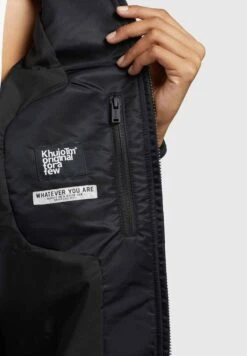 Khujo Lova - Jas - Schwarz -Winterjas Winkel cbb5541451af4650bc43f49bada0cd7e scaled