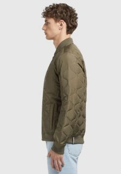 Khujo Carlson - Jas - Olivgrün -Winterjas Winkel ccd2197e6b2341d58dbbe6252f8aa171