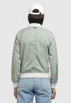 Khujo Stence - Bomberjacks - Blassgrün -Winterjas Winkel cdf610aeac034f728c2b2957c2c99ecd scaled