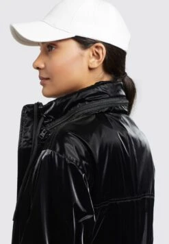 Khujo Marthe - Regenjas - Schwarz -Winterjas Winkel d1c508bd182c4afeaf5acfea5d64a3cd scaled