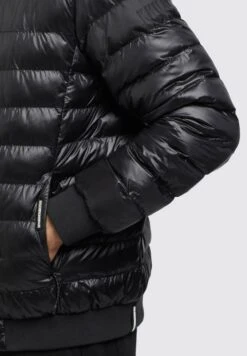 Khujo Toco Shiny - Jas - Schwarz -Winterjas Winkel f478e9bc79cf48fdbac43f5ca24f3708 scaled