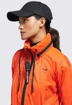 Khujo Marthe - Regenjas - Vib Red -Winterjas Winkel fadd94a4830d4a47a43a63d89bebd386 scaled