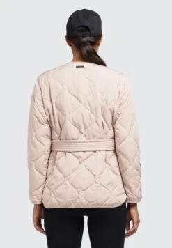 Khujo Yuna - Jas - War Pin 10 Khujo Yuna - Jas - War Pin -Winterjas Winkel fb00136265e04aa3bc315e7979dbb69a scaled